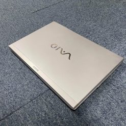 VAIO SVS15 / i7-3612QM (~3.10Ghz) / NVIDIA Geforce GT 640M / 15.6” FULL HD / RAM 8GB / SSD 256GB