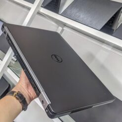 DELL Latitude E5570 / i7-6600U (~3.40Ghz) / VGA AMD Radeon R7 M360 / 15.6” FHD