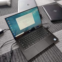 DELL XPS 13 9360 / i5-8250U (~3.40Ghz) / 13.3” InfinityEdge FULL HD / RAM 8GB / SSD 256GB