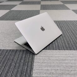 Macbook Air 2019 / Core i5 (1.60Ghz) / RAM 16GB / SSD 256GB / 13” RETINA True Tone