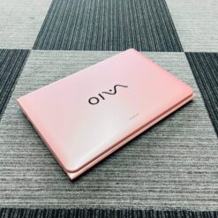 VAIO SVE 15 / i7-3612QM (~3.10Ghz) / 15.6” Anti-Glare LED-backlit / RAM 8GB / SSHD 500GB
